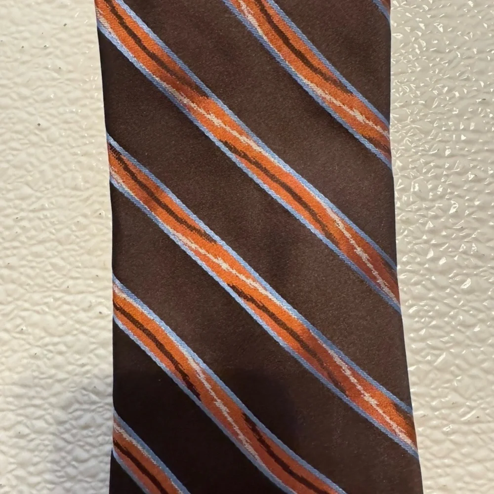 Robert Graham Multi-Color w/Stripes 100% Silk Tie - Made in U.S.A